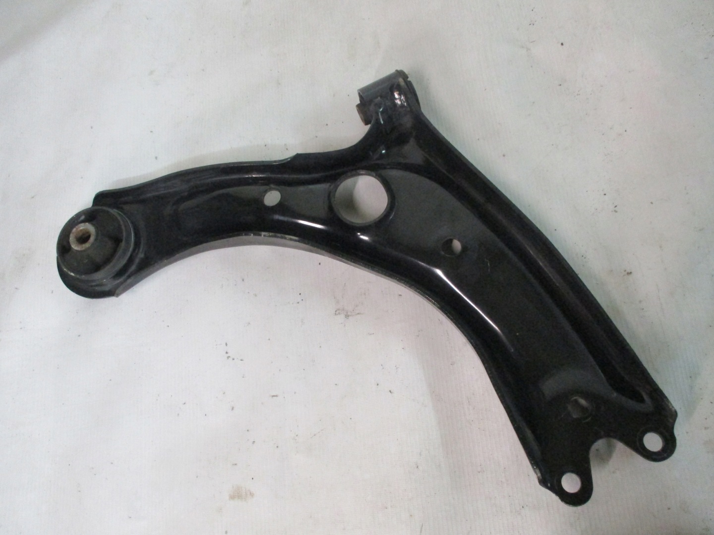 arm left front Kia Sportage IV 16r