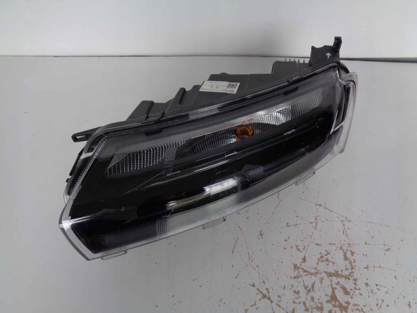 FEUX PHARE GAUCHE INDICATEUR DE DIRECTION DACIA SPRING 21- LED