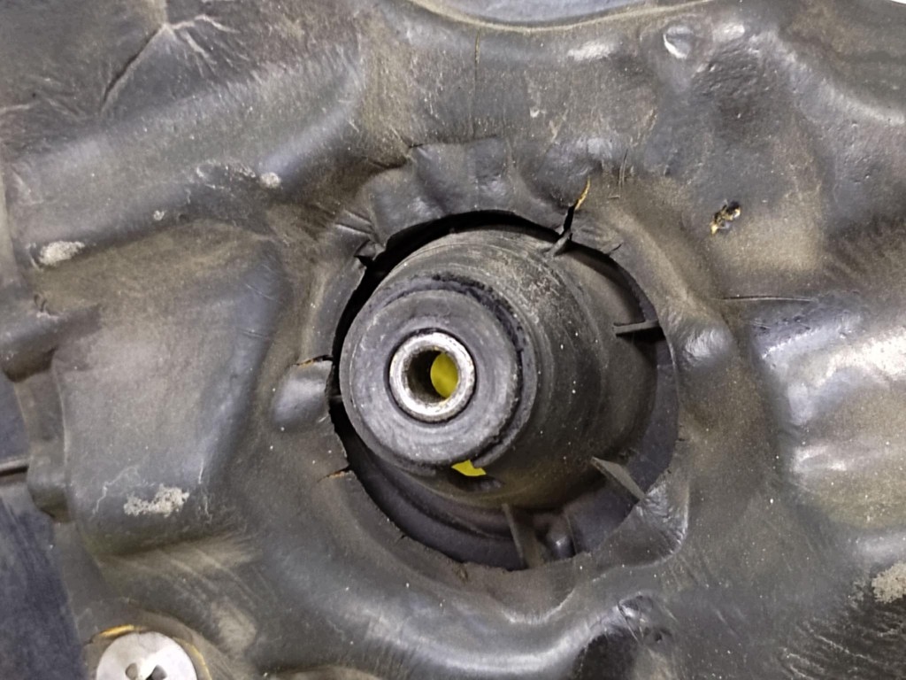 KIA MAGENTIS 2.0 CRDI motor cover 2924027400