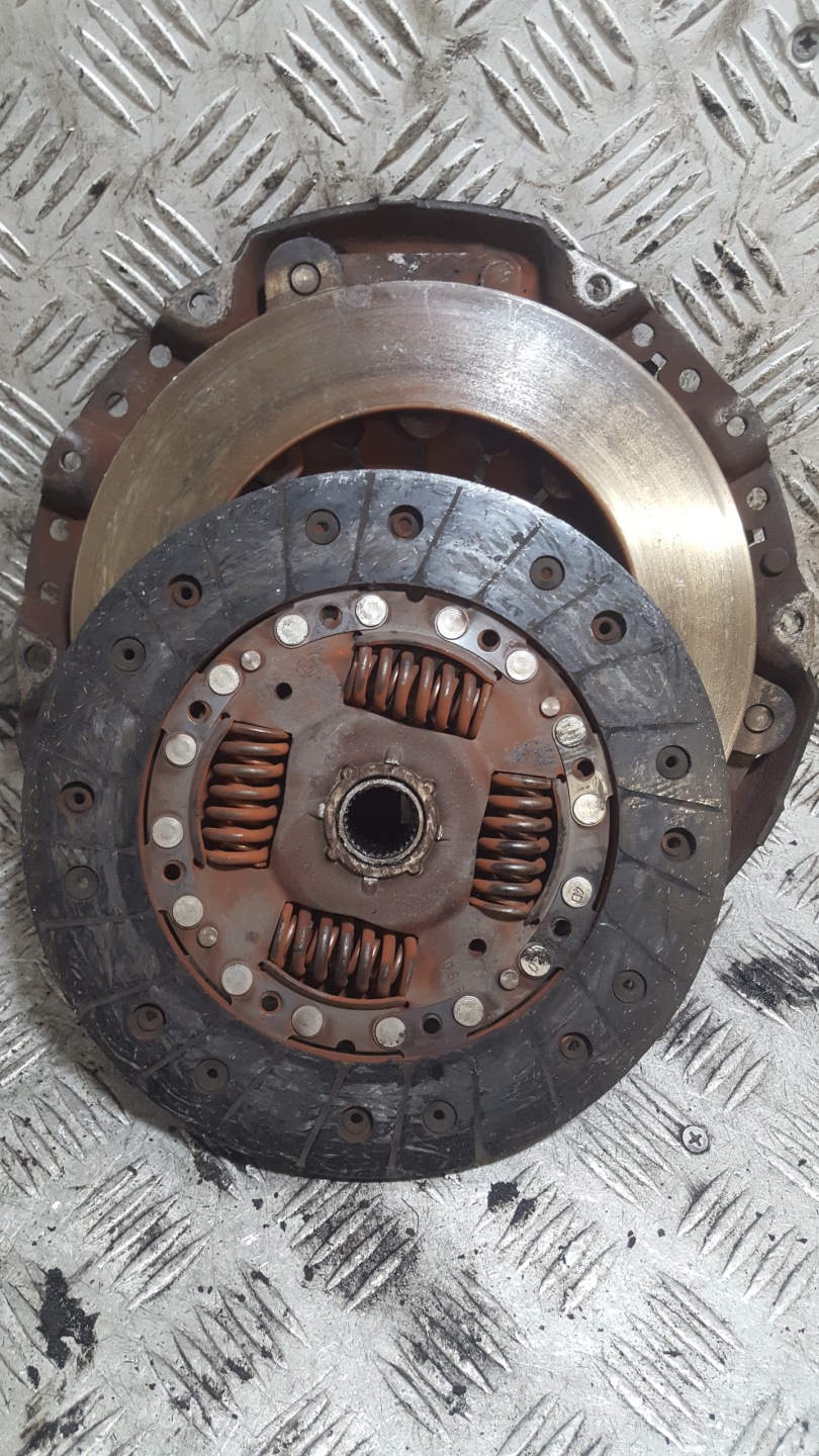 Disque de pression Embrayage VOLKSWAGEN PASSAT B3 1.9 TDI