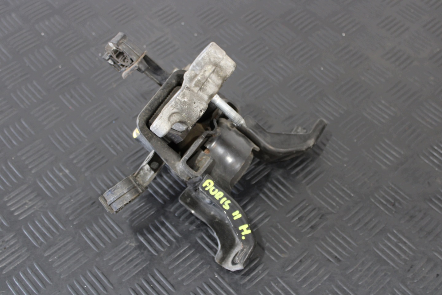 holder engine mount TOYOTA AURIS II 2 KOMBI