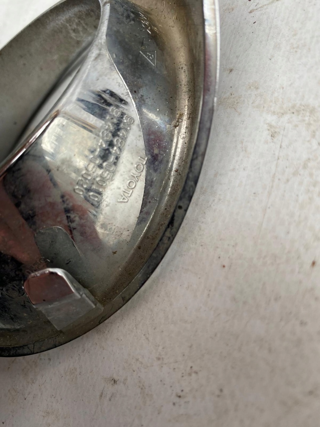 TOYOTA AVENSIS 12- frame fog lights left