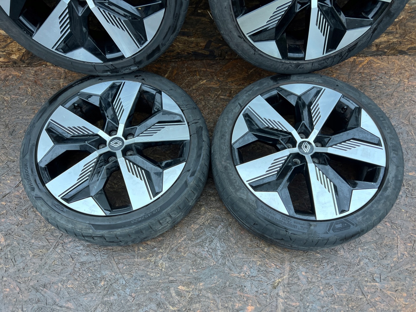 RENAULT MEGANE V E-TECH discs aluminium wheels tyres 20" 215/45R20 215/45/20