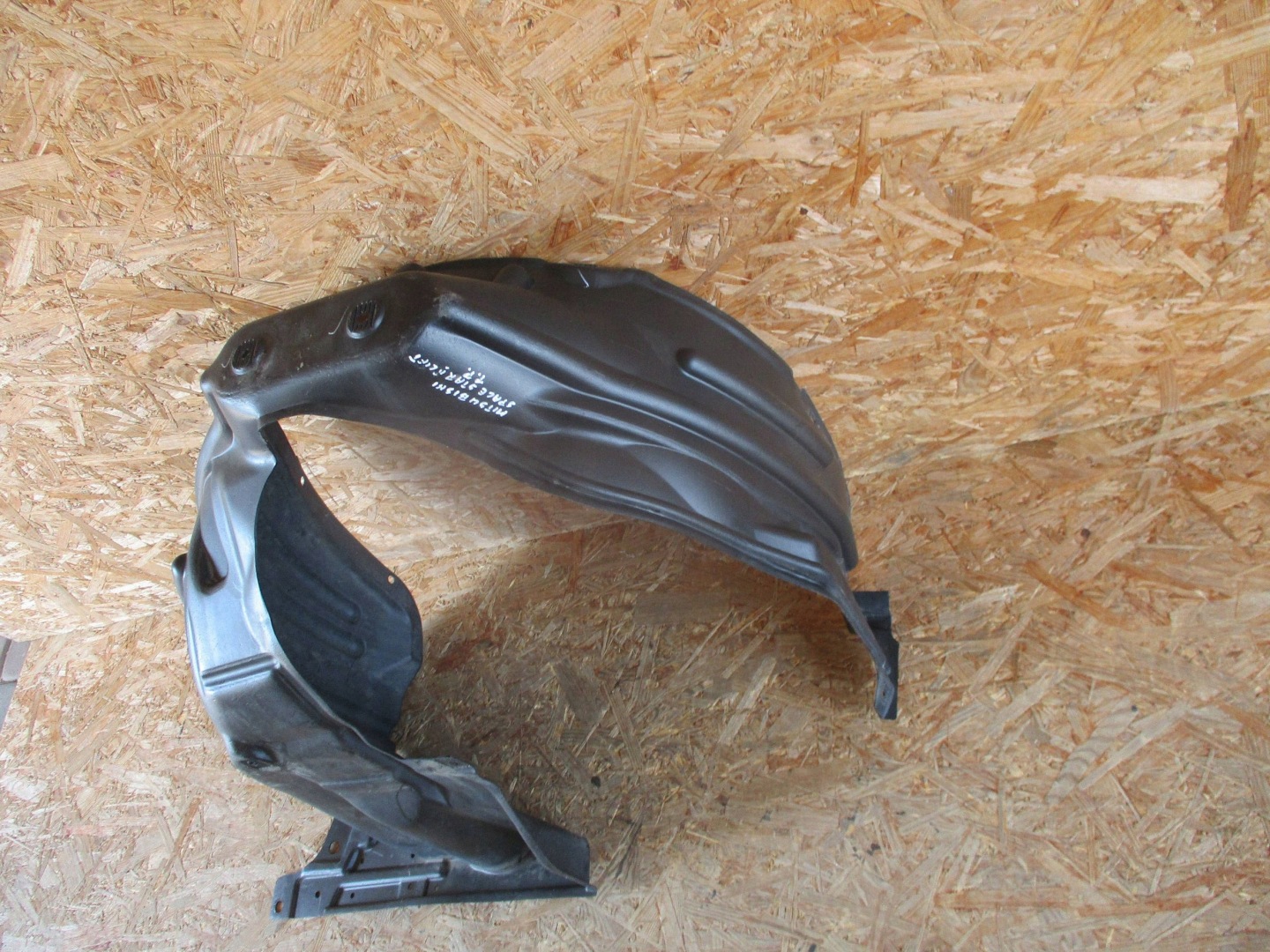 mudguard front front right MITSUBISHI SPACE STAR II LIFT