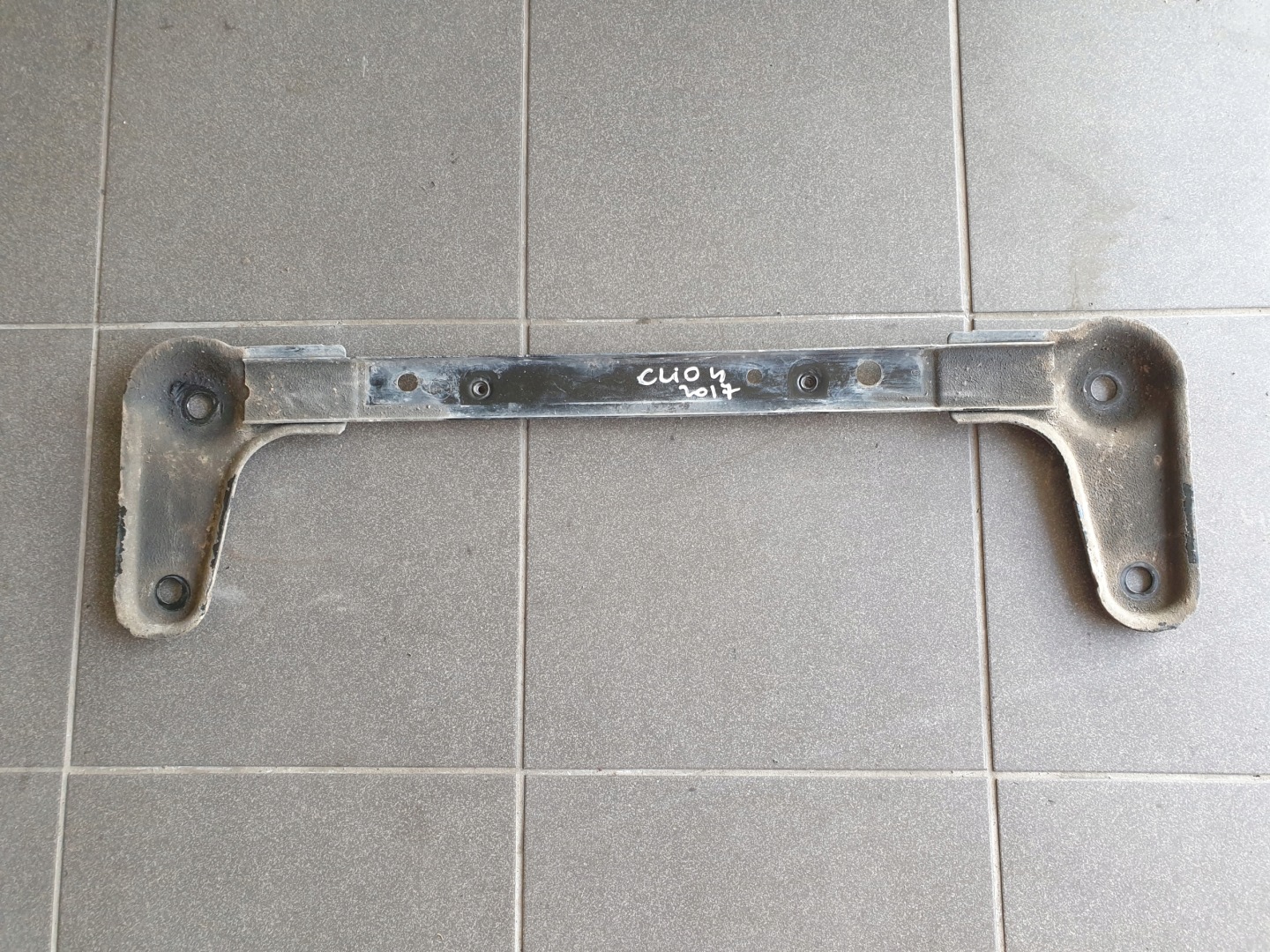sider console holder bracket CLIO IV 4 2013- 8200537434
