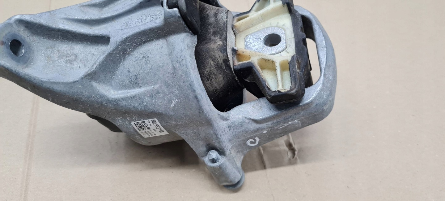 A4 B9 8W engine mount 8W0199371CR A5 8W