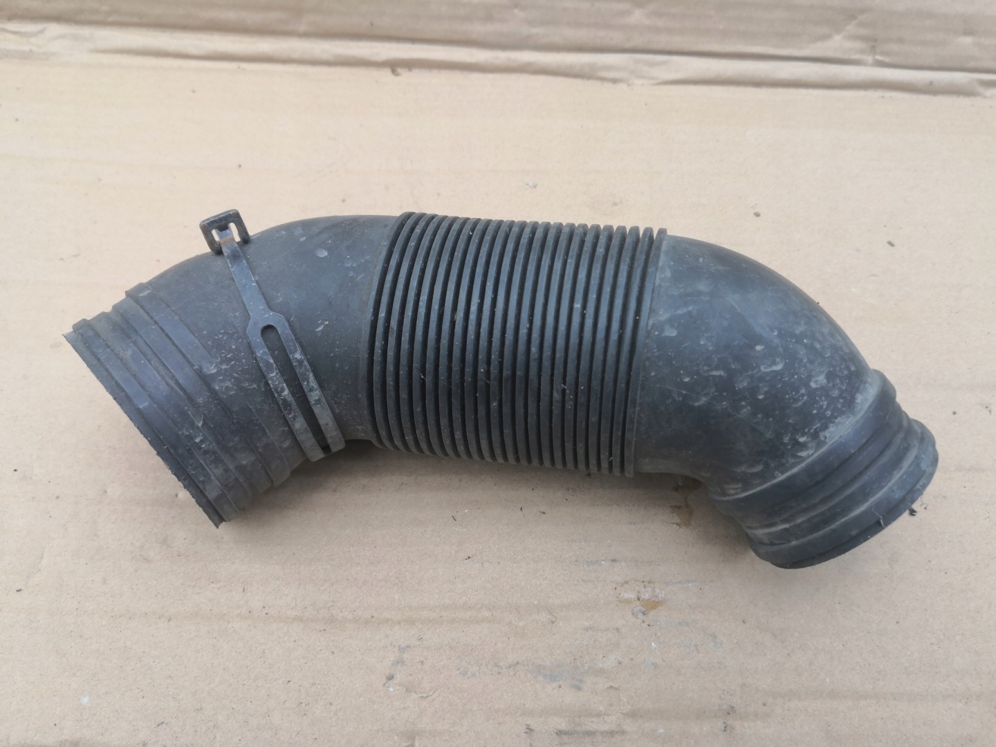 pipe air hose VW SKODA AUDI