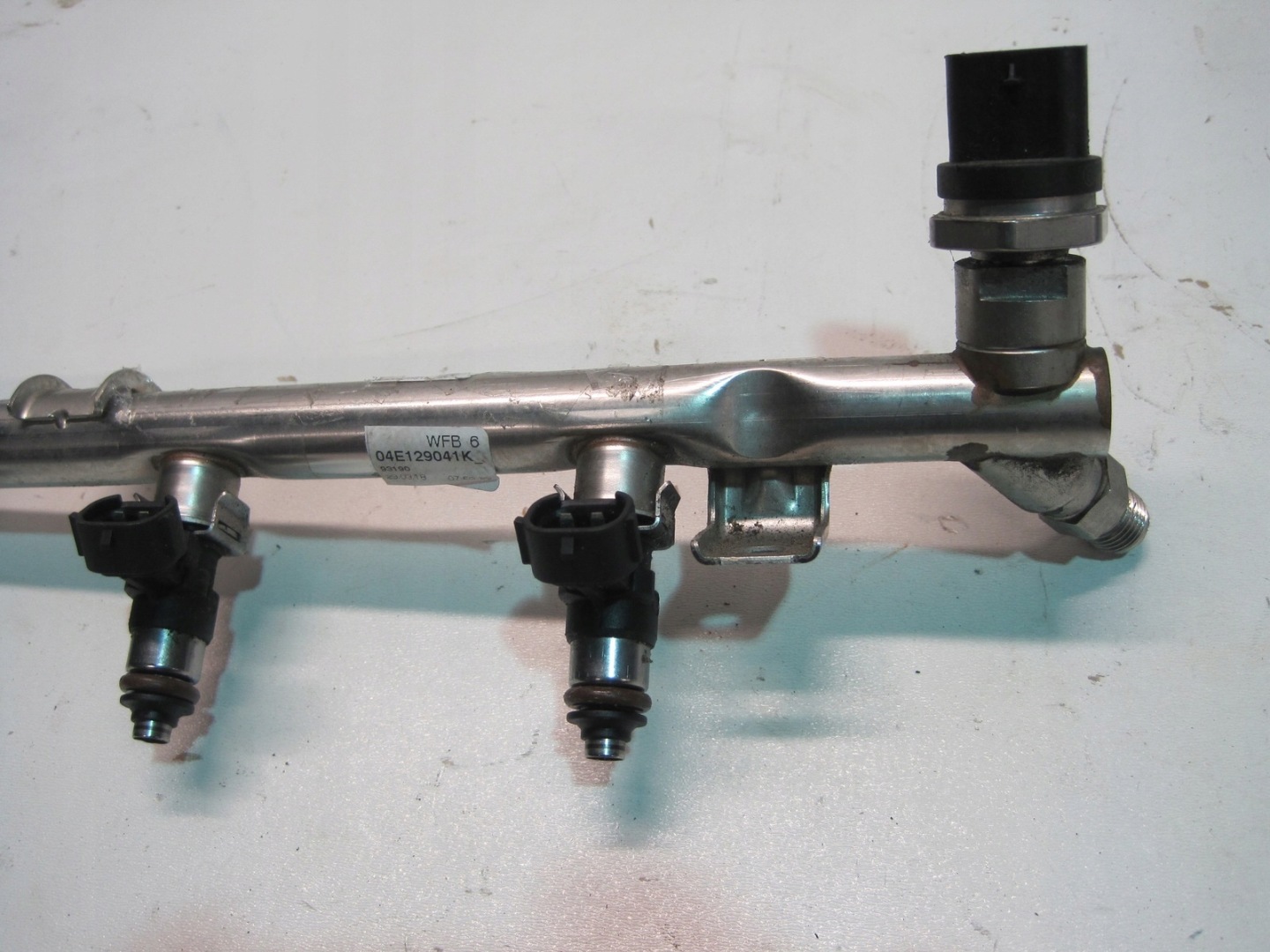 Rampe injection VW AUDI SEAT SKODA 04E129041K