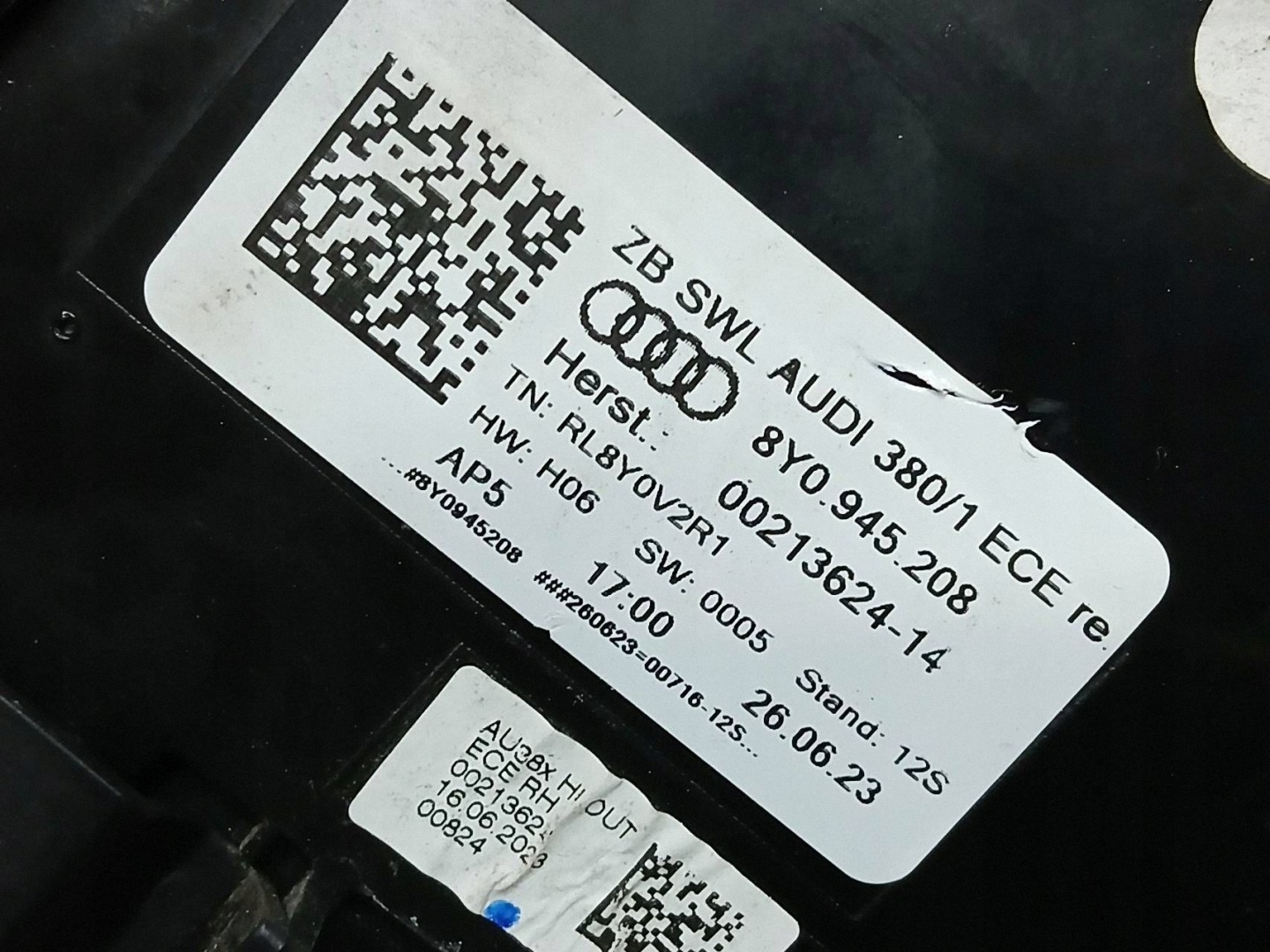 light lights rear part right AUDI A3 8Y HB LED 8Y0945208 8Y0945308