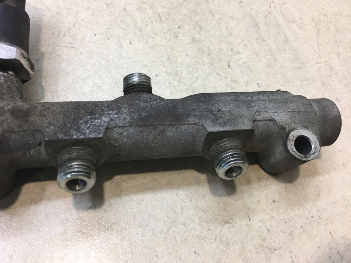 Rampe injection C5 et 2.2 HDI 0445214017 028102283