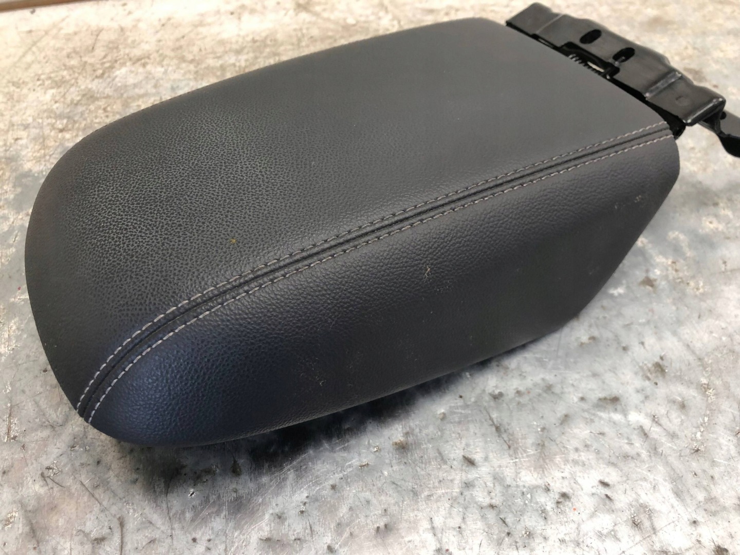 armrest leather FORD KUGA MK2 LIFT GV41S045C74BRW