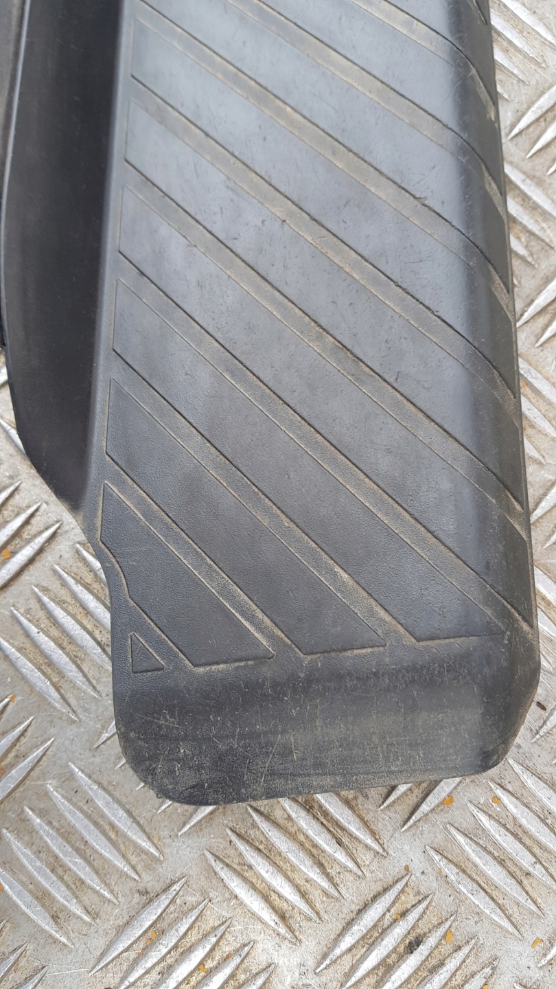 AUDI A4 B6 PODSTOPNICA running board 8e1864777 black