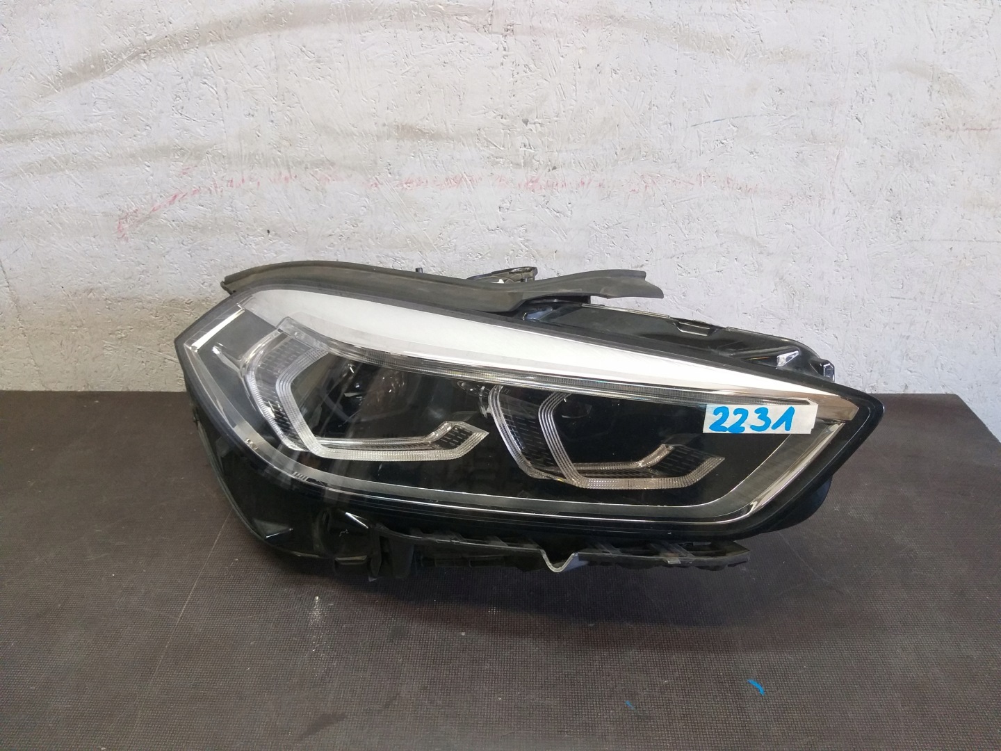 LIGHT FRONT RIGHT BMW AND 1 F40 FULL LED