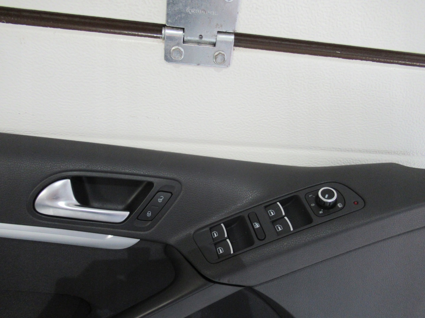VW TIGUAN and 5N side door left front 5N0867011