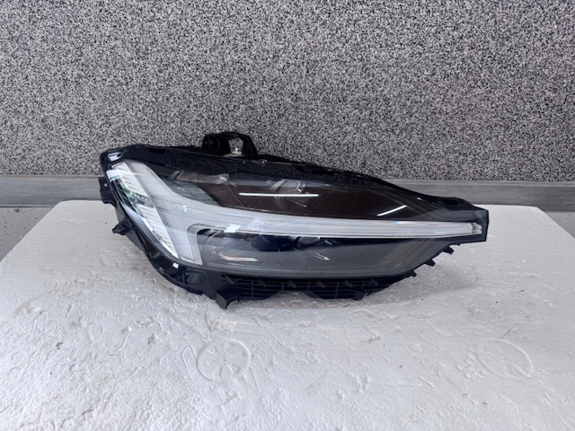 light right Volvo XC60 II Full LED LIFT black complete