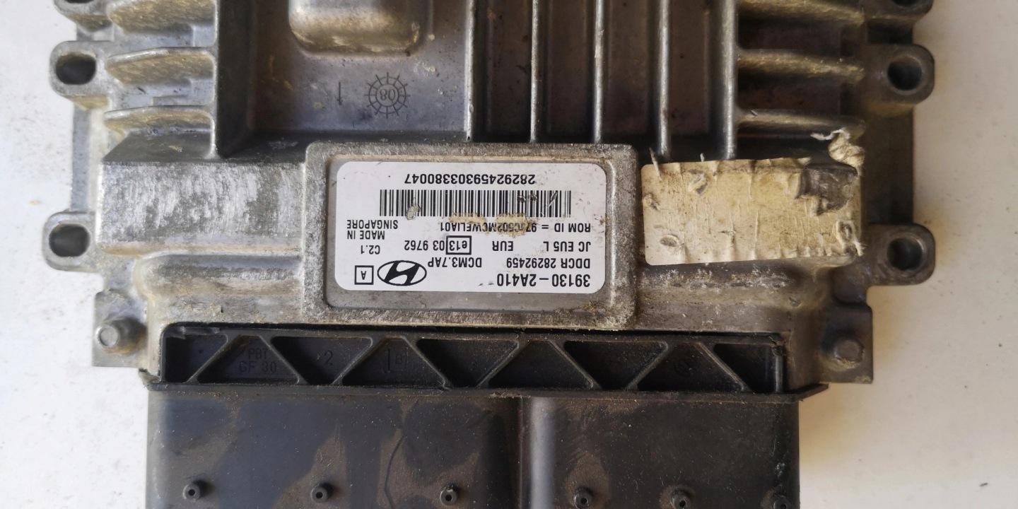 HYUNDAI I30 IX20 D4FC computer ECU 39130-2A410 DCM3.7AP