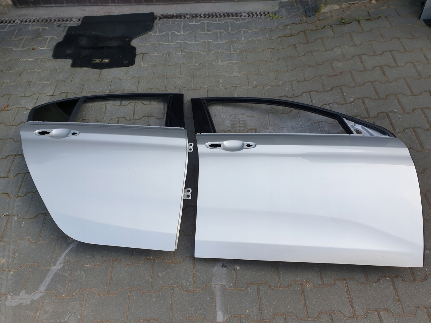 door right rear. HB 5D FIAT TIPO 2015- 612/A