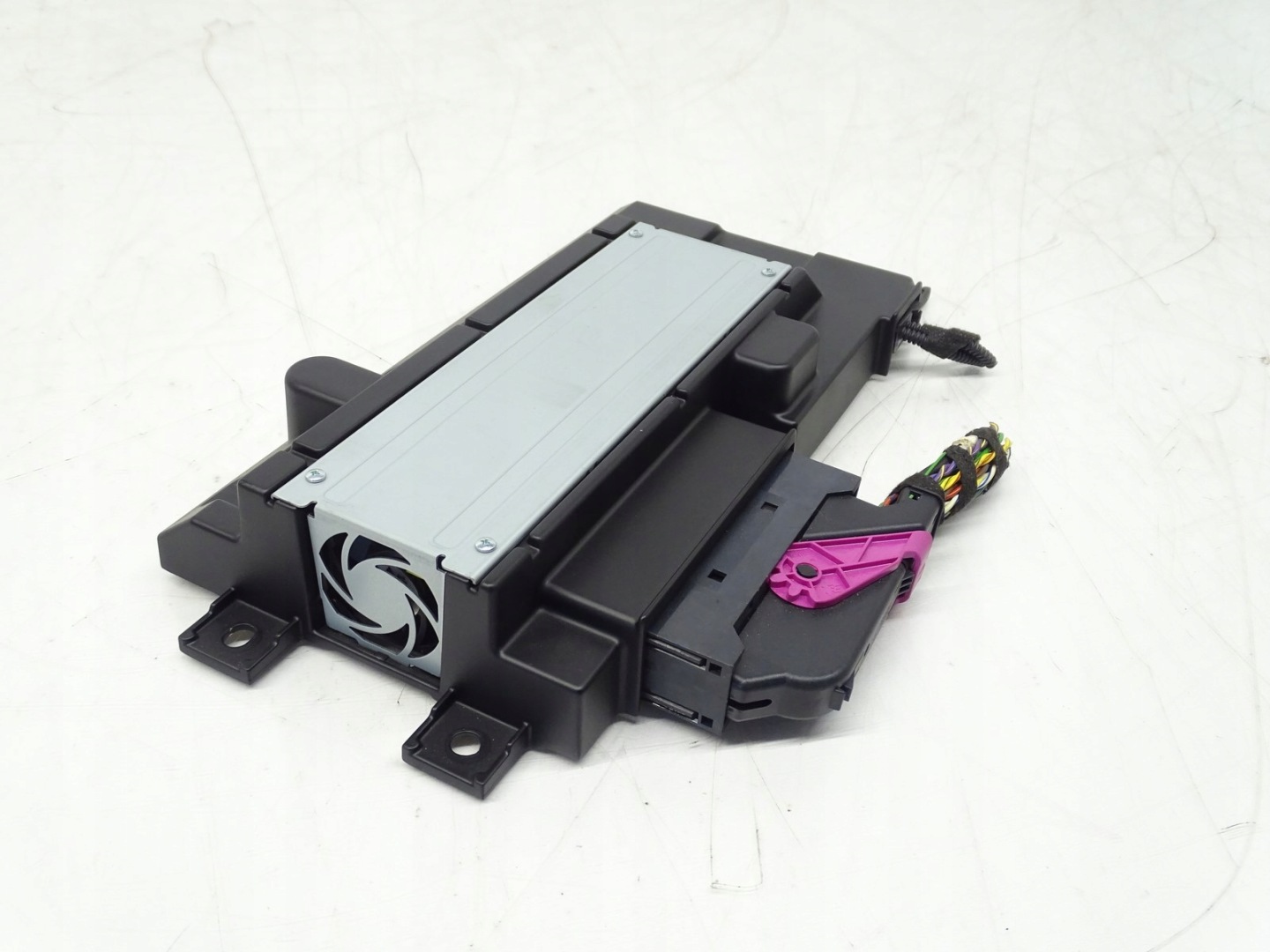 amplifier FABRYCZNY AUDI A4 S4 B9 W8 8W0035223B