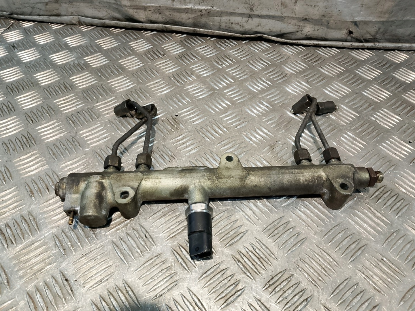 Rampe injection JEEP GRAND CHEROKEE III 3 2.5 CRD BOSCH 0445214023