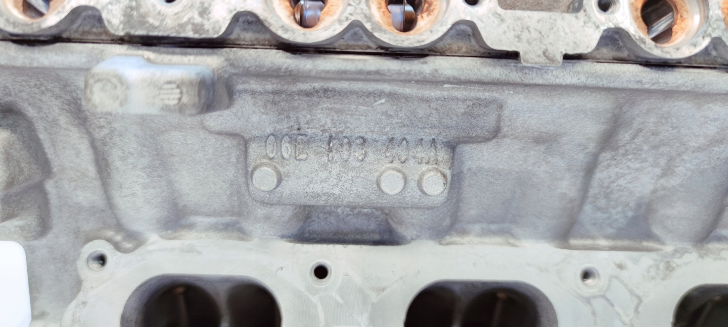 head. complete AUDI A5 A5 A6 C7 A7 2.8 3.2 FSI 06E103404A