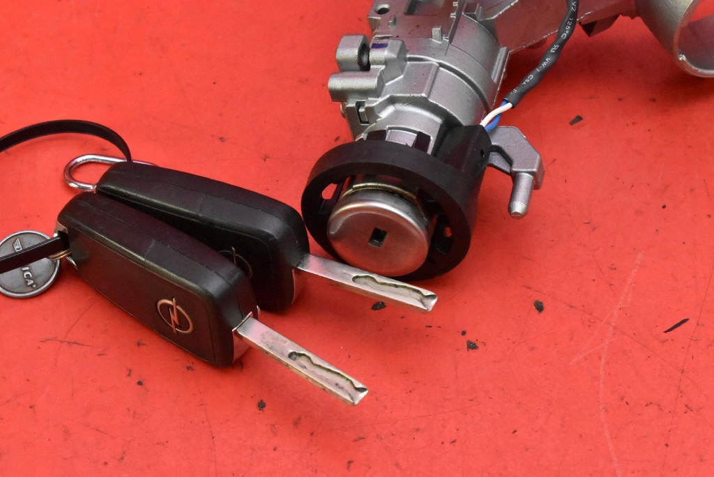 ignition key 4121694 OPEL MOKKA A 1.4 T 140 KM 12-15