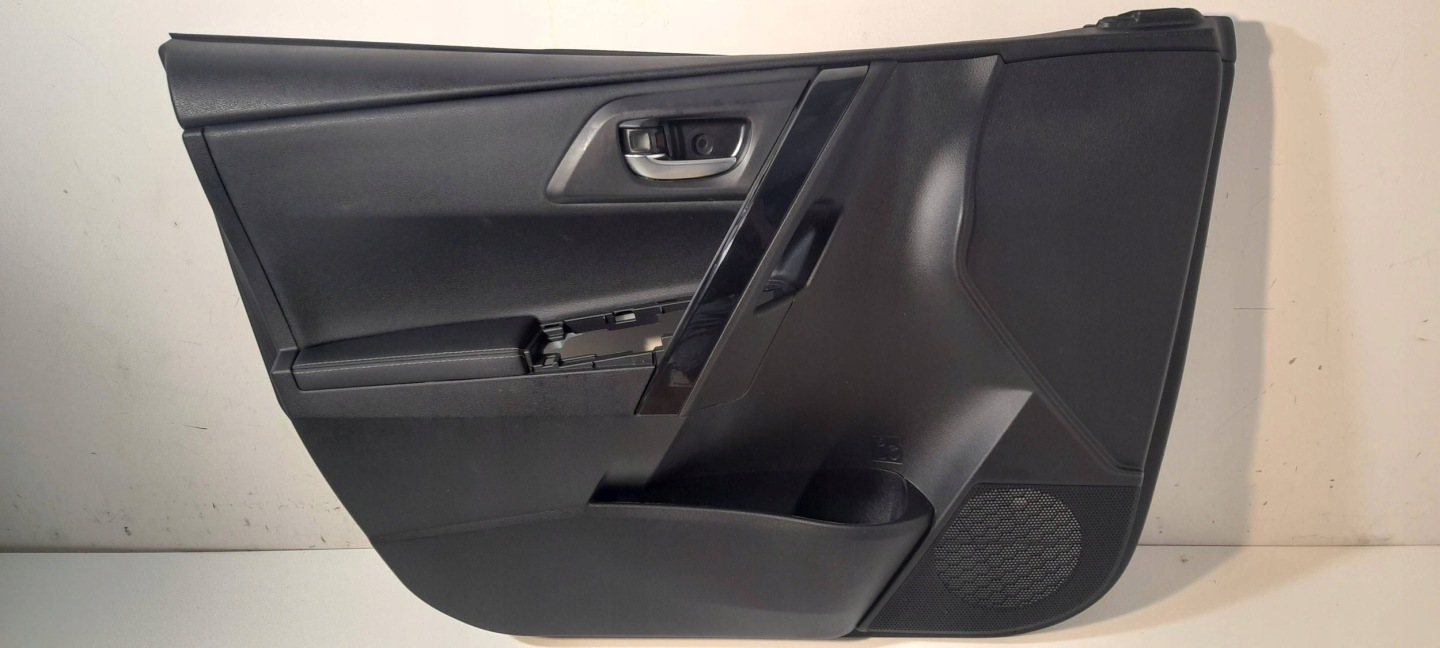 Toyota Auris E18 side door front left 6777802280 (ET183)