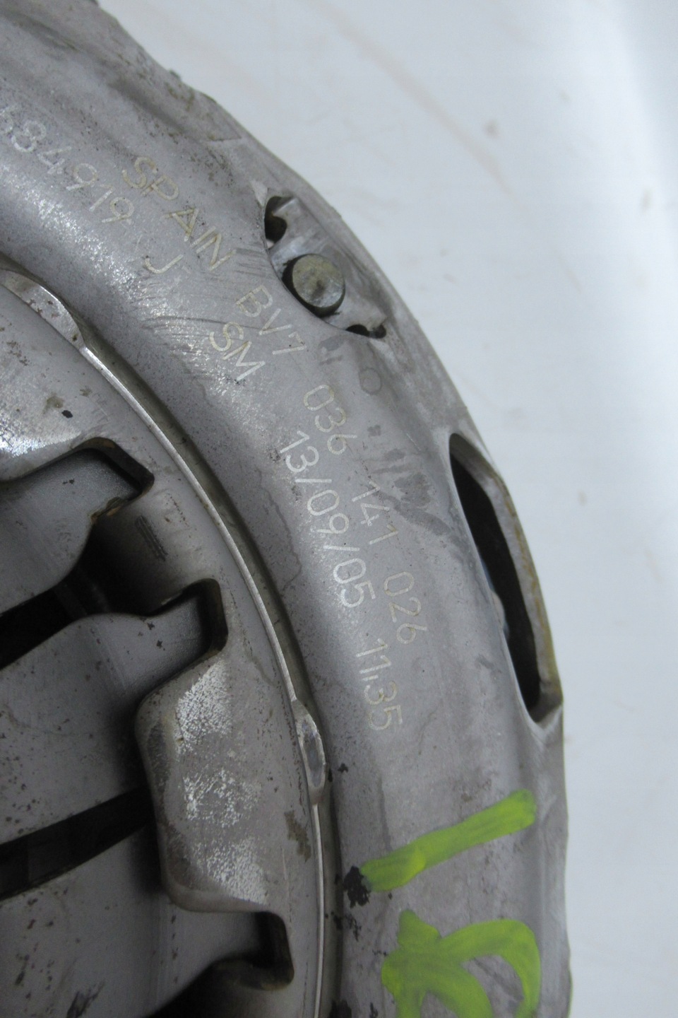 VW GOLF V 1.6 Embrayage Complets 036141026