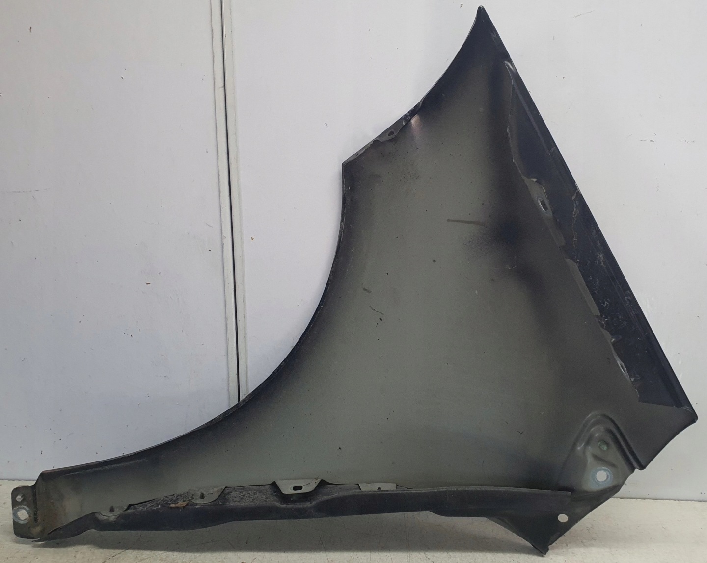fender right Mercedes A 169 04