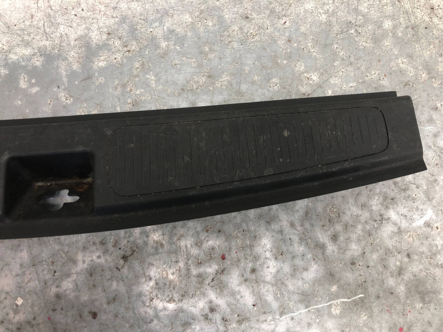 couverture seuil coffre OPEL ASTRA K KOMBI 13432054