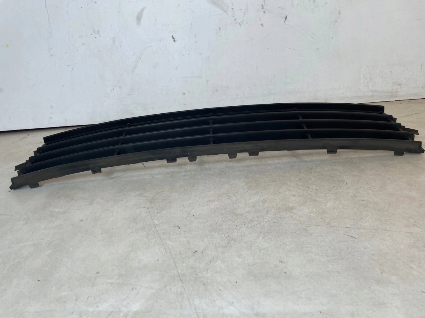 grille grid of a bumper central Skoda Octavia III 5E