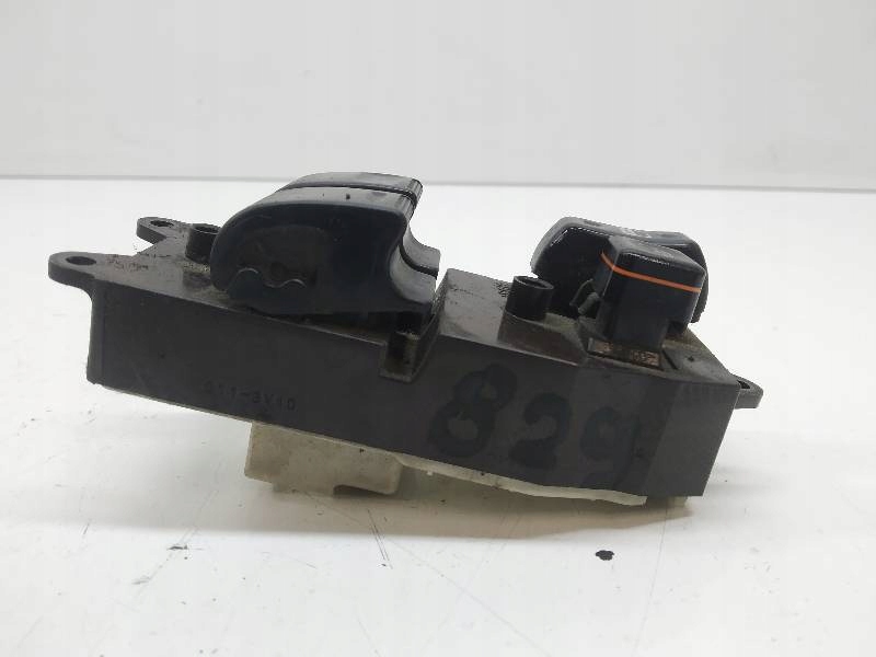 window control switch left front Toyota Yaris and