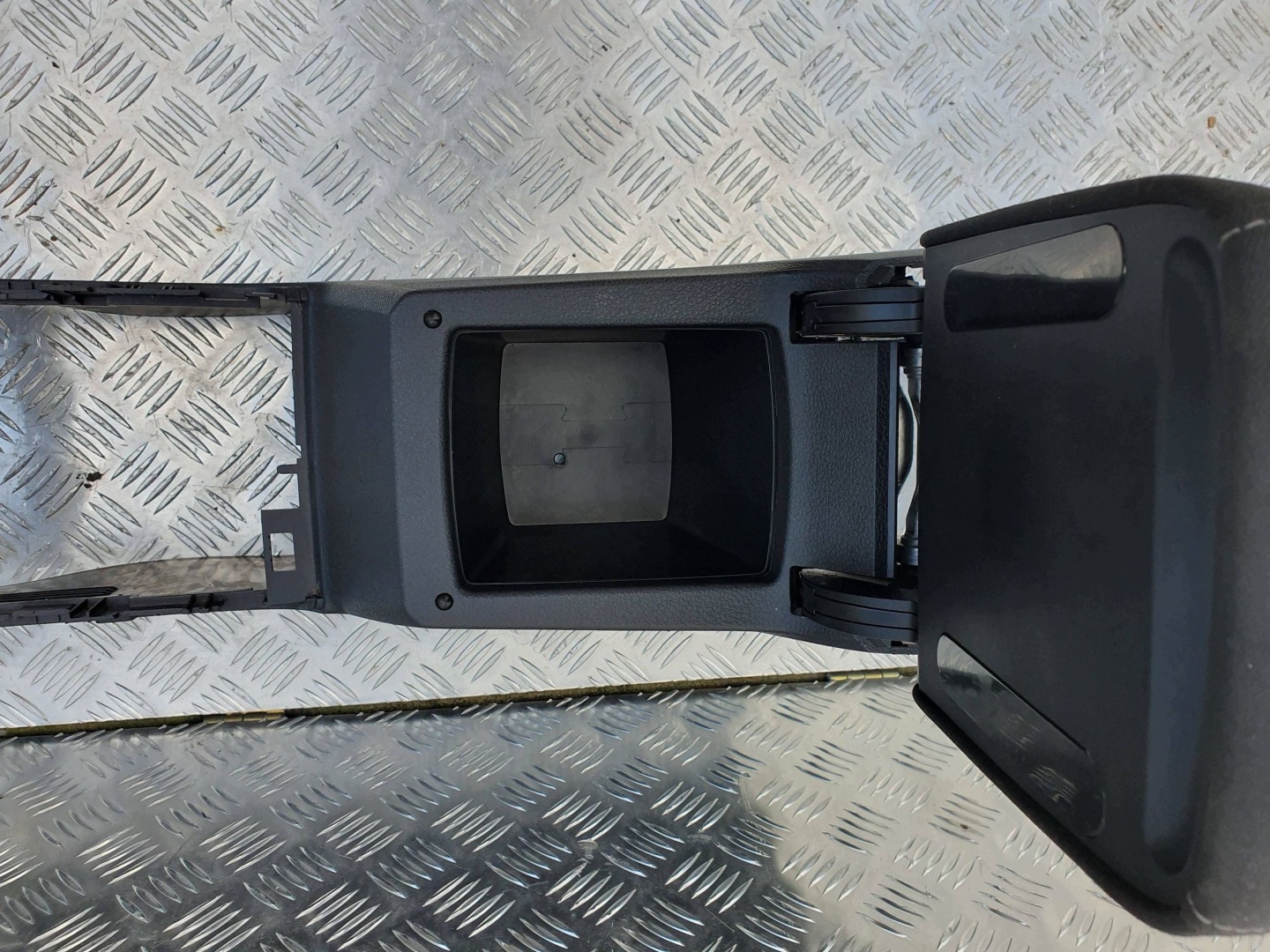 TUNEL central armrest 5G0864251D VW GOLF VII