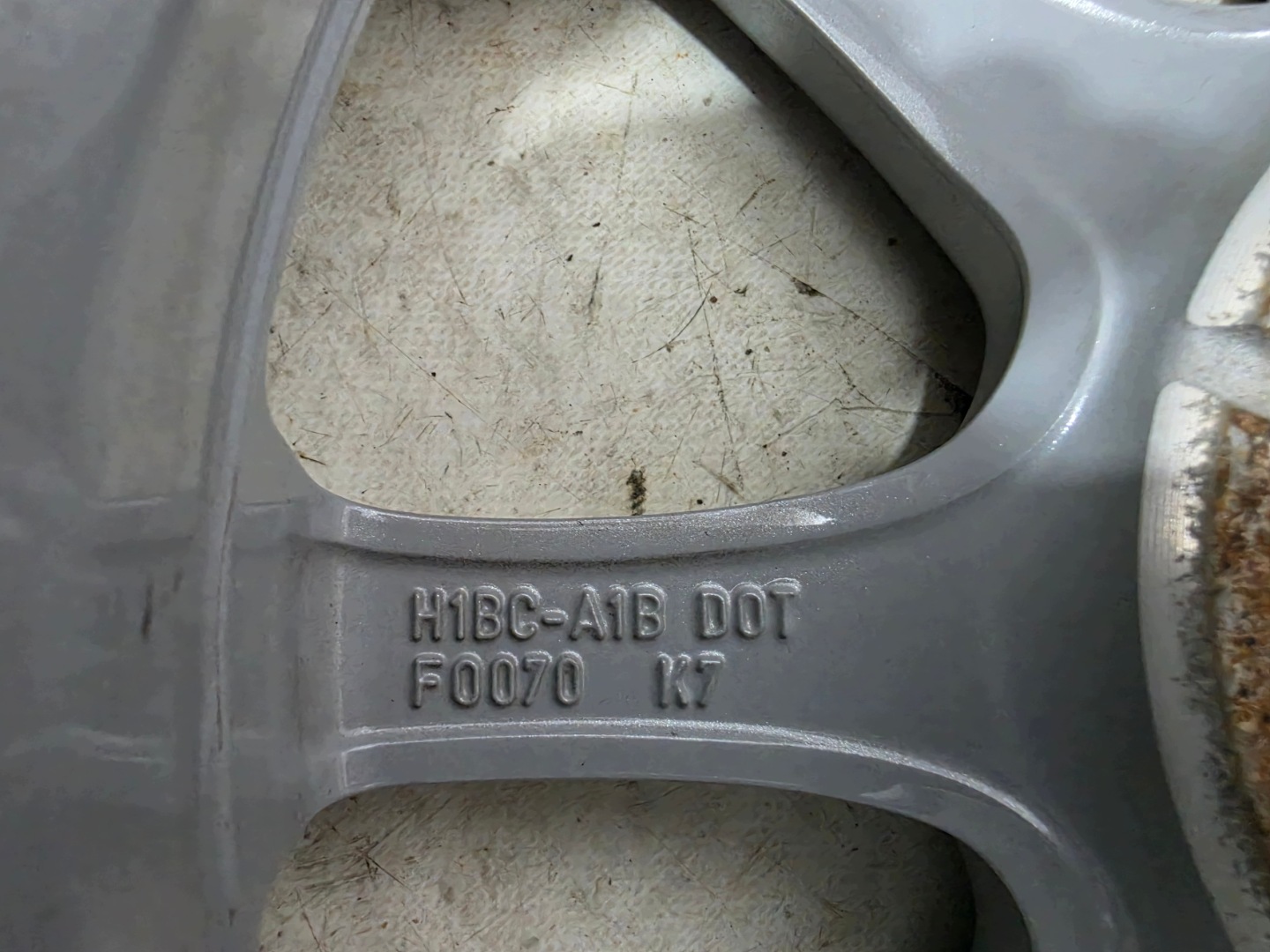 ^ disk hliníkový FORD H1BC-A1B 6.0" x 15" 4x108 ET 45