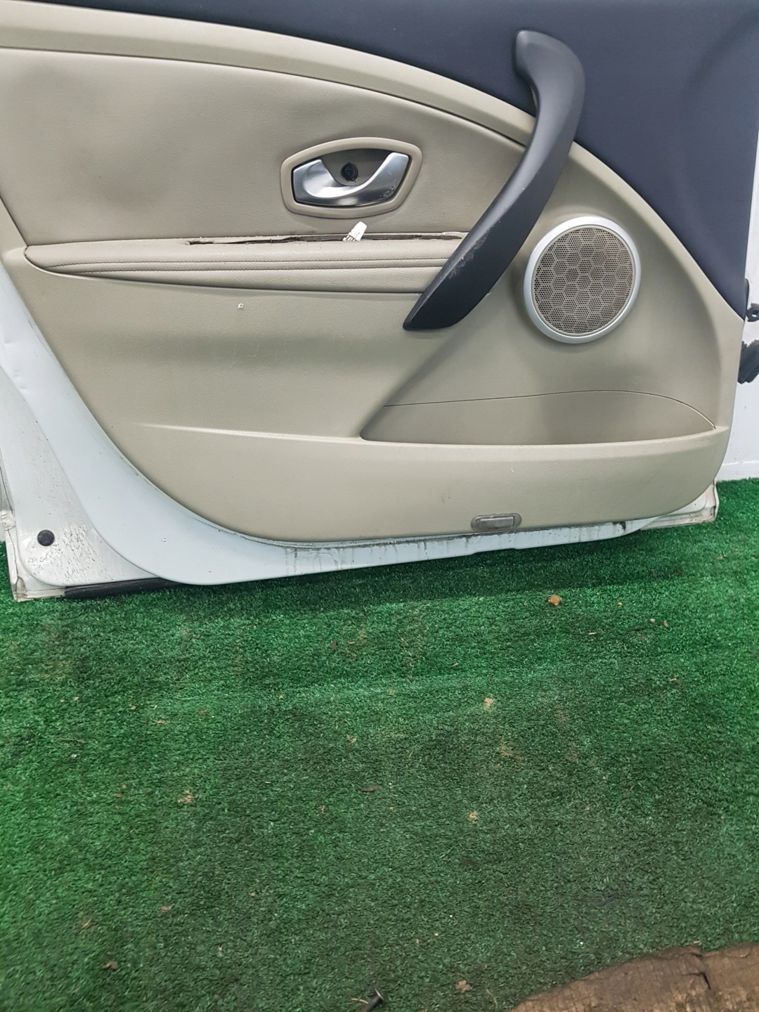 door left front RENAULT MEGANE 3 2009 KOD LAKIERU : DV369