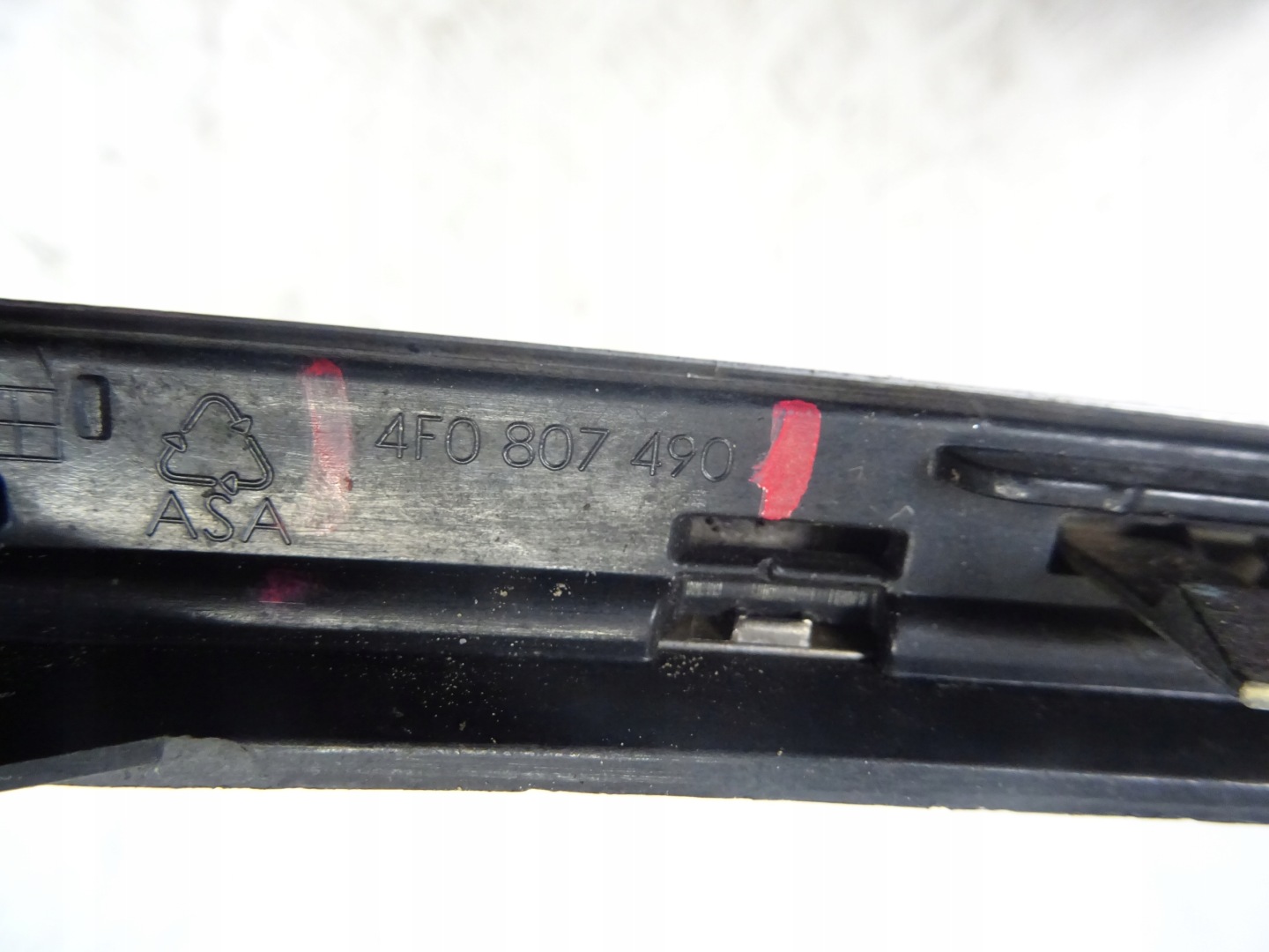 lišta nárazníku pravý předek CHROM AUDI A6 4F LIFT 4F0807490