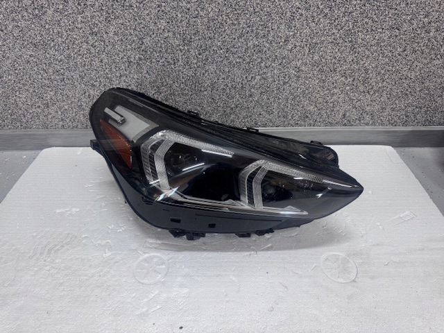 light right BMW X1 U11 Full Led USA 2025