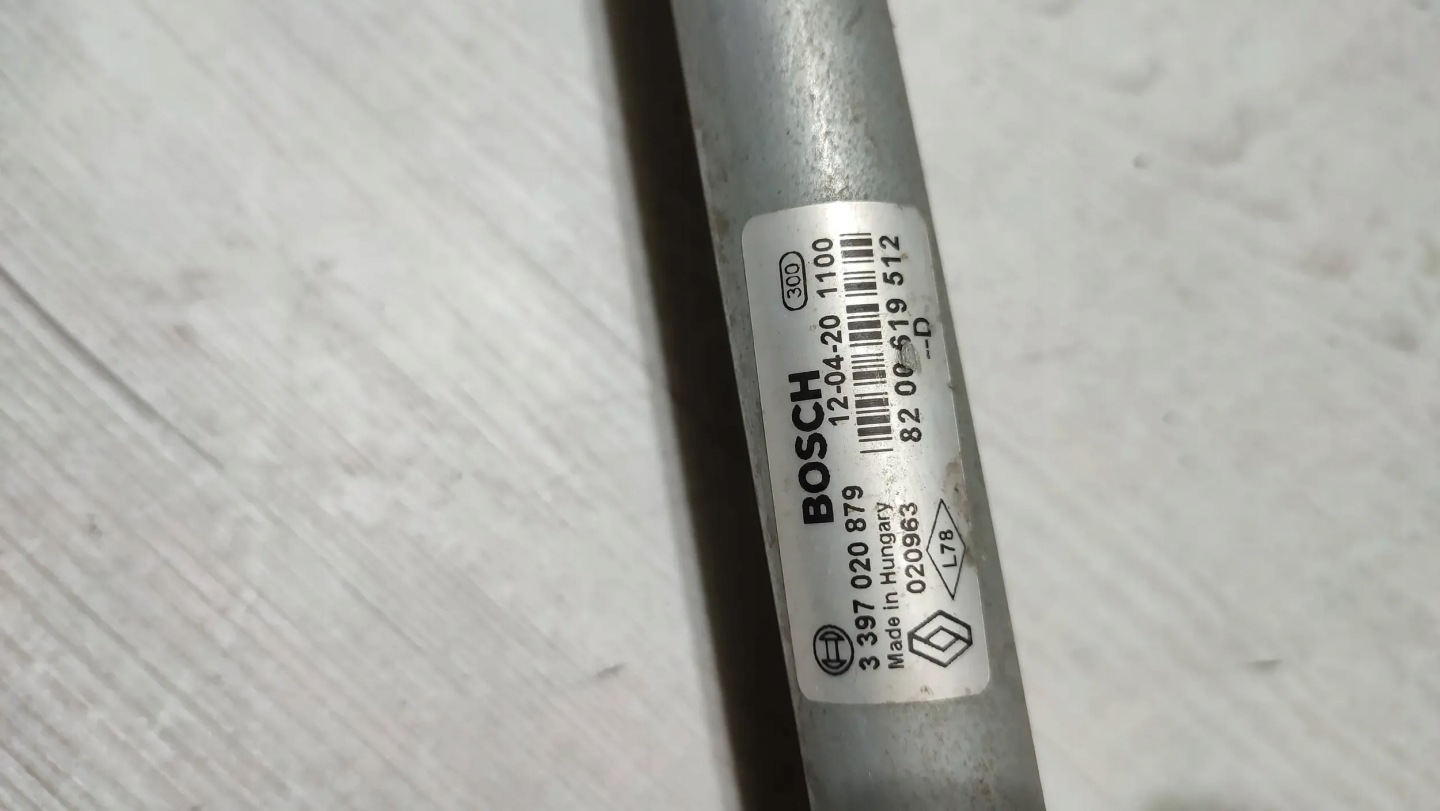 Dacia Sandero 2012 wiper mechanism front