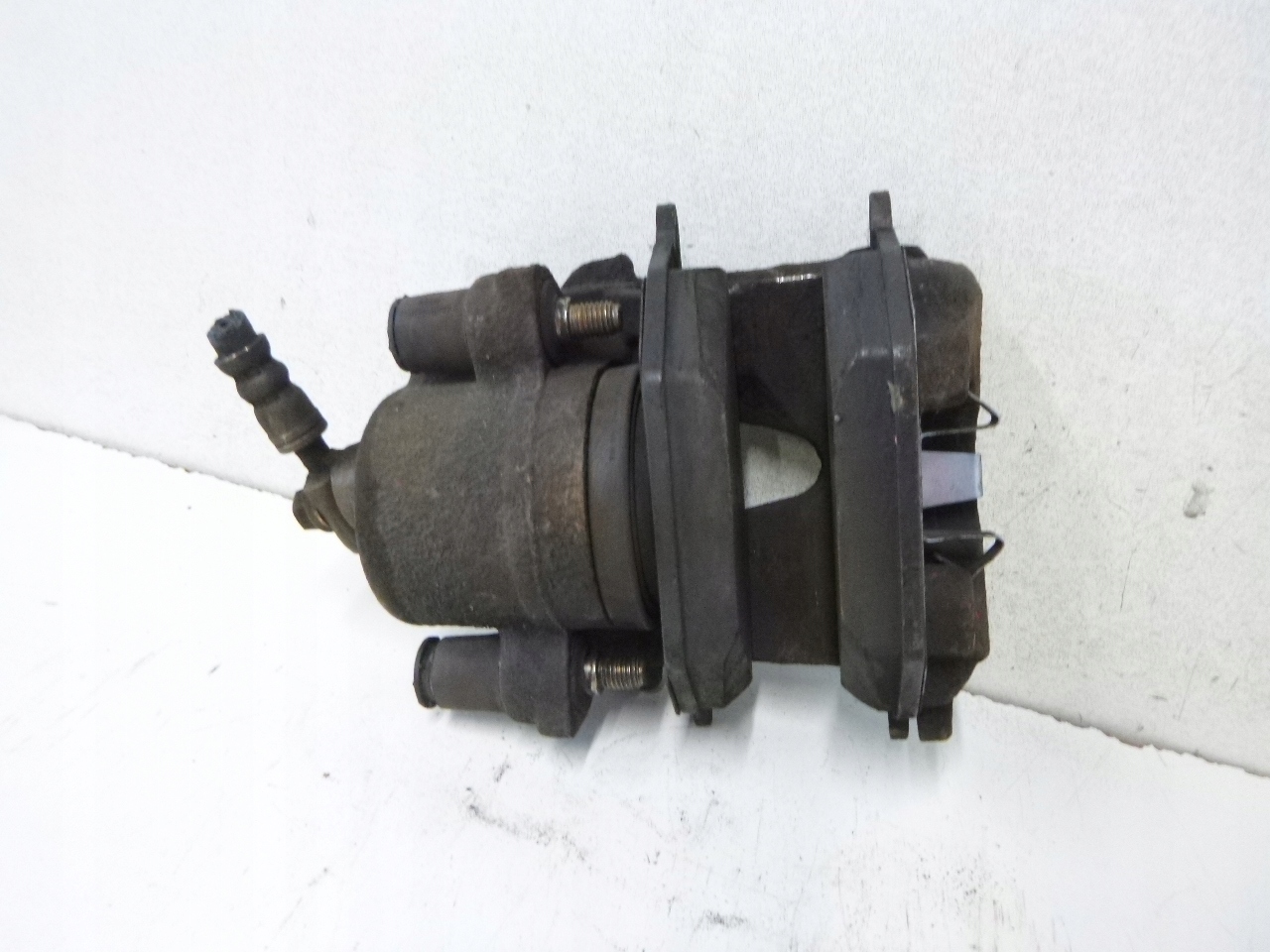 třmen brzdový předek Volkswagen FOX 1.2 2007r.
