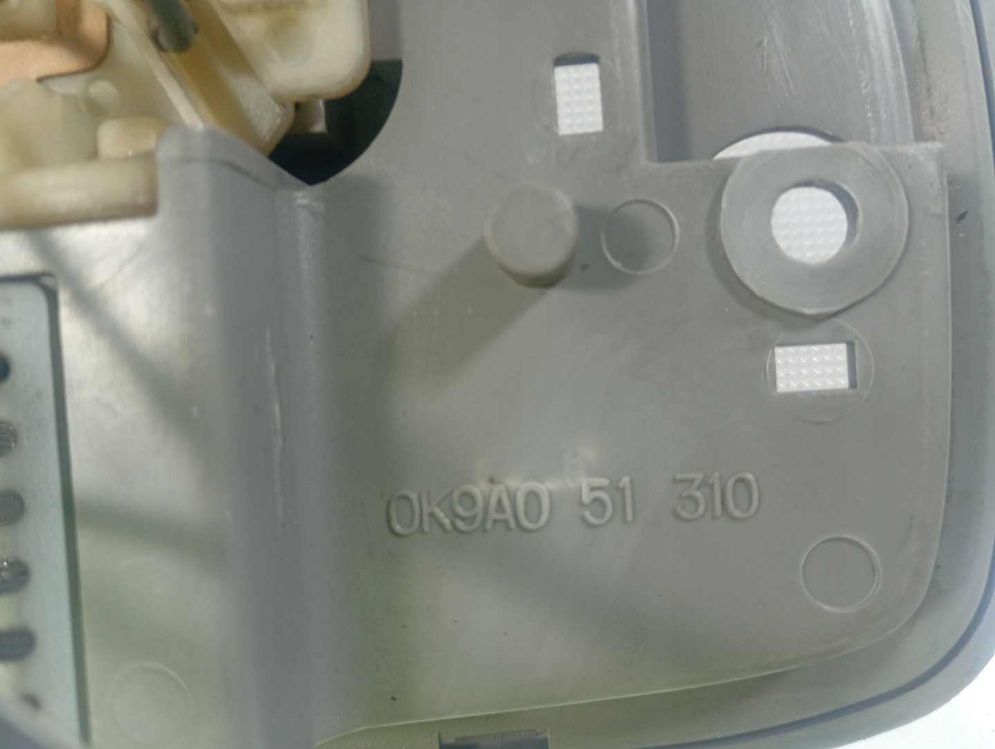Kia Carnival 98-10 éclairage cabine feu interne OE OK9A051310