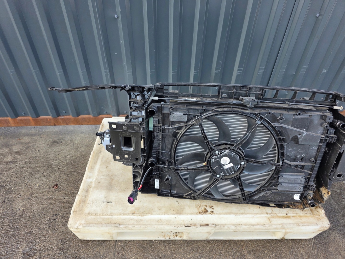 support panel for radiators complete AUDI A3 8Y 1.5 TFSI original !!!