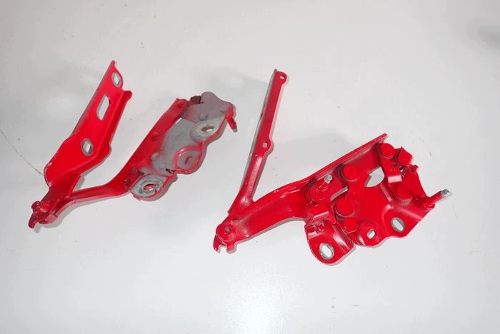 AUDI A3 8V 12- bonnet hinges left right 8V0823301F 8V0823302