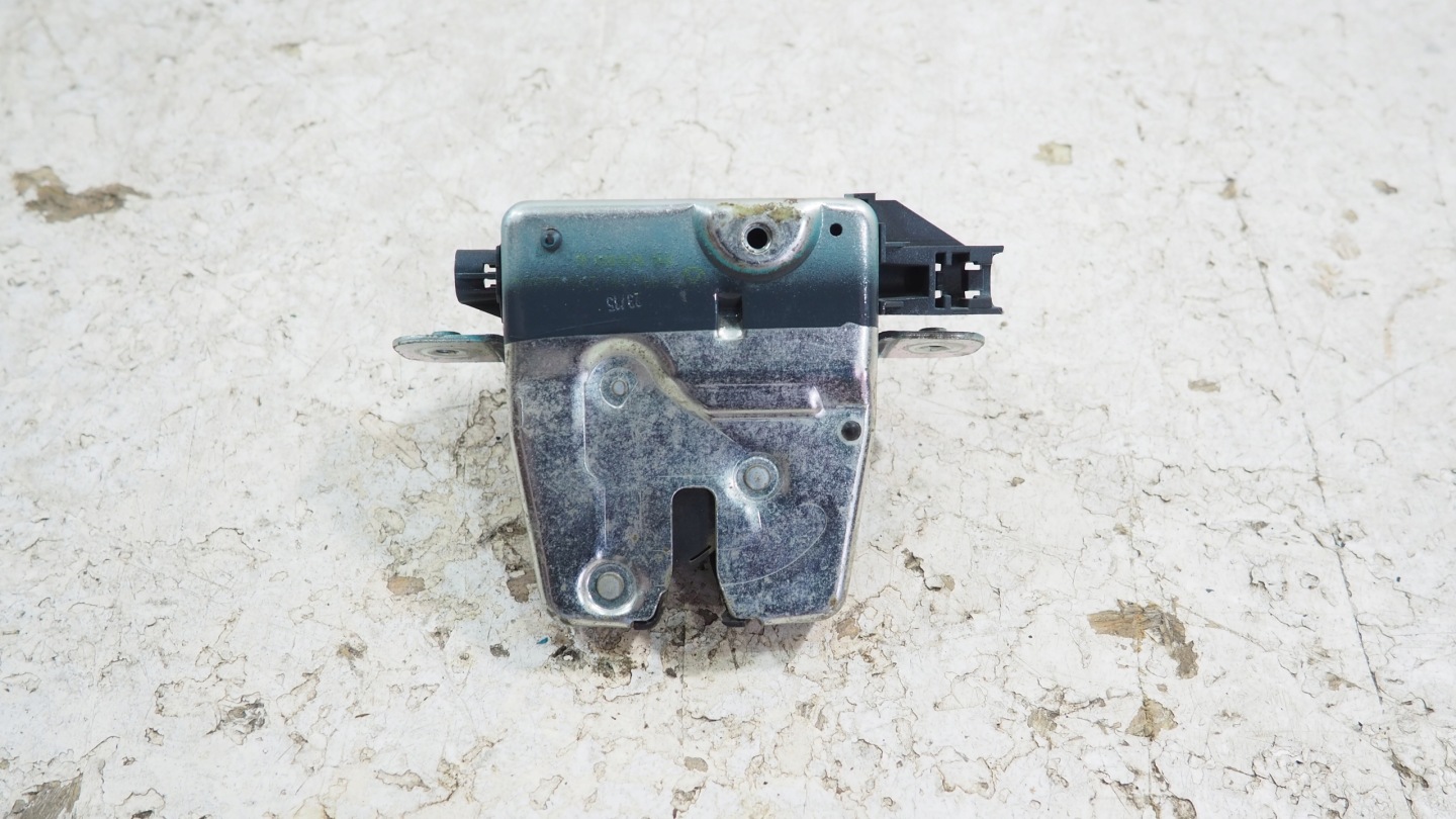 Mercedes Vito W447 lock rygiel bonnet boot
