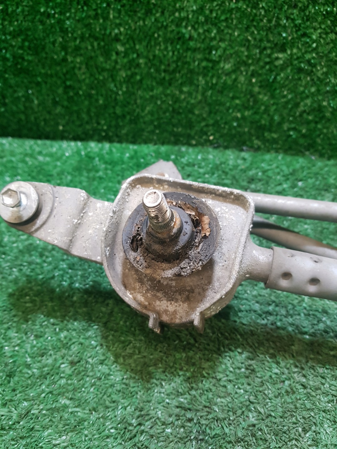 wiper mechanism front OPEL INSIGNIA 13227392