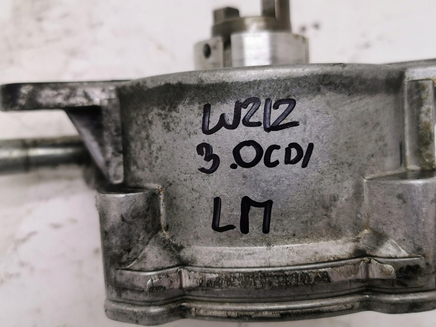 Pompa VACUM MERCEDES E-KLASA W212 A6422300465