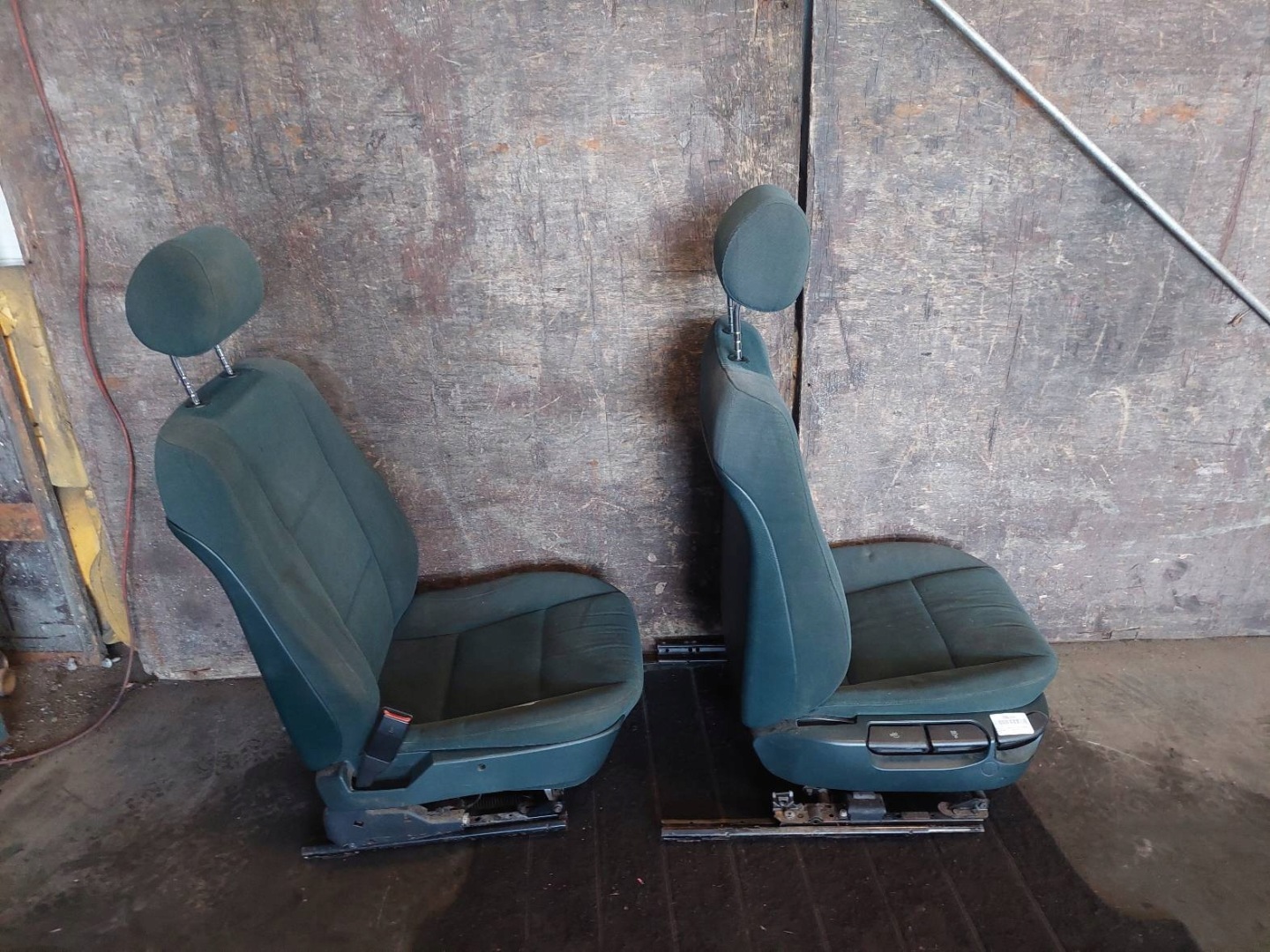 seats KOMPLET left right seat rear part + side BMW E39 520i sedan