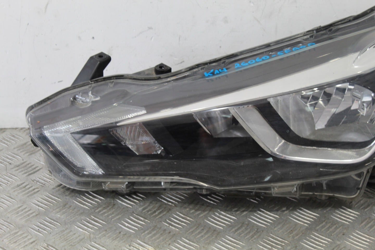 light left front MICRA V 5 K14 26060-5FA0A