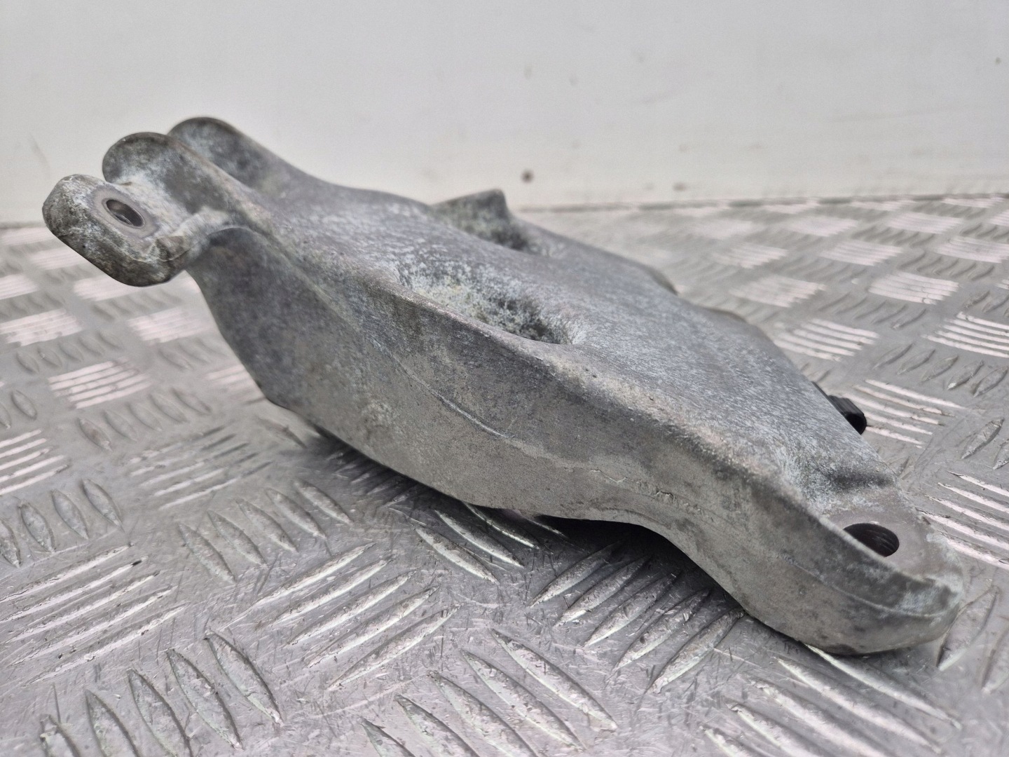 engine mount BMW X1 E84 28i 6788357 N20B20A