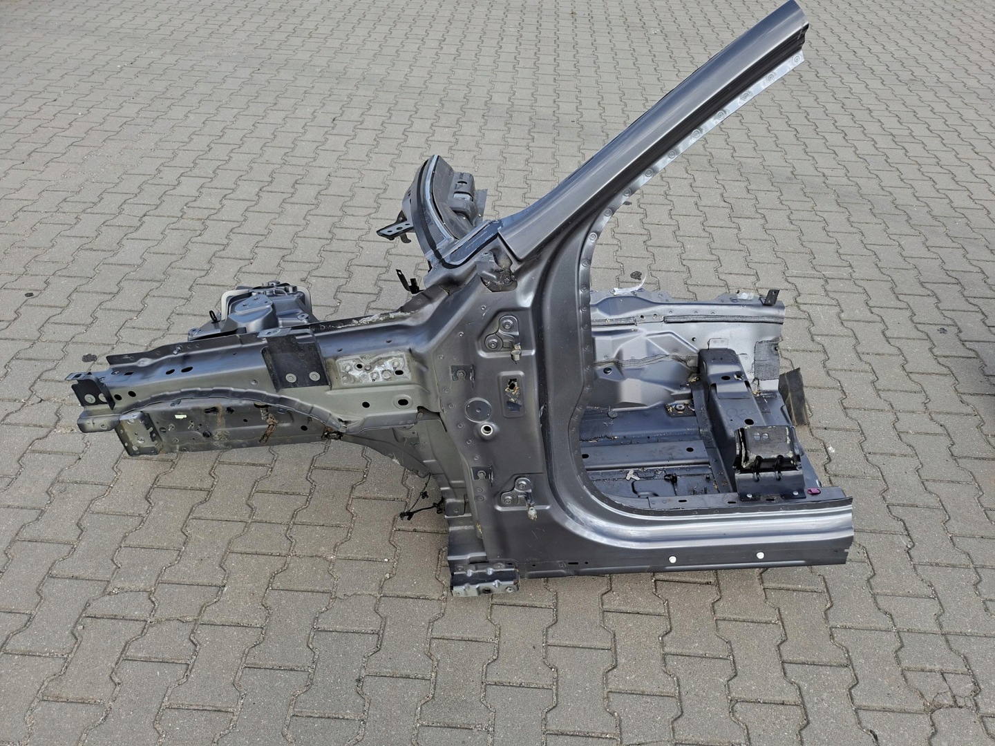 quarter front left front left JAGUAR F-PACE X761 LKH
