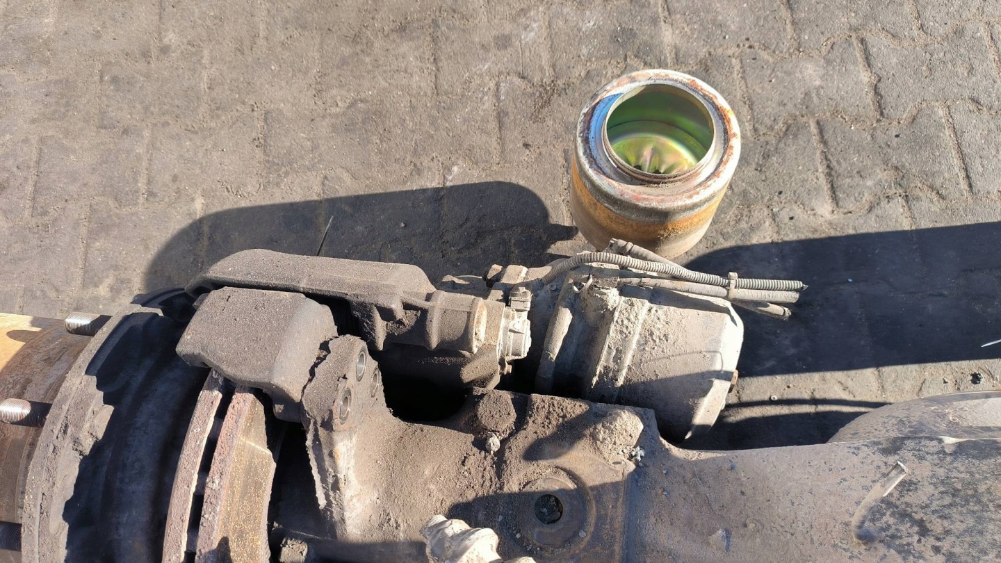caliper brake rear part right Mercedes-BENZ ECONIC 2629L
