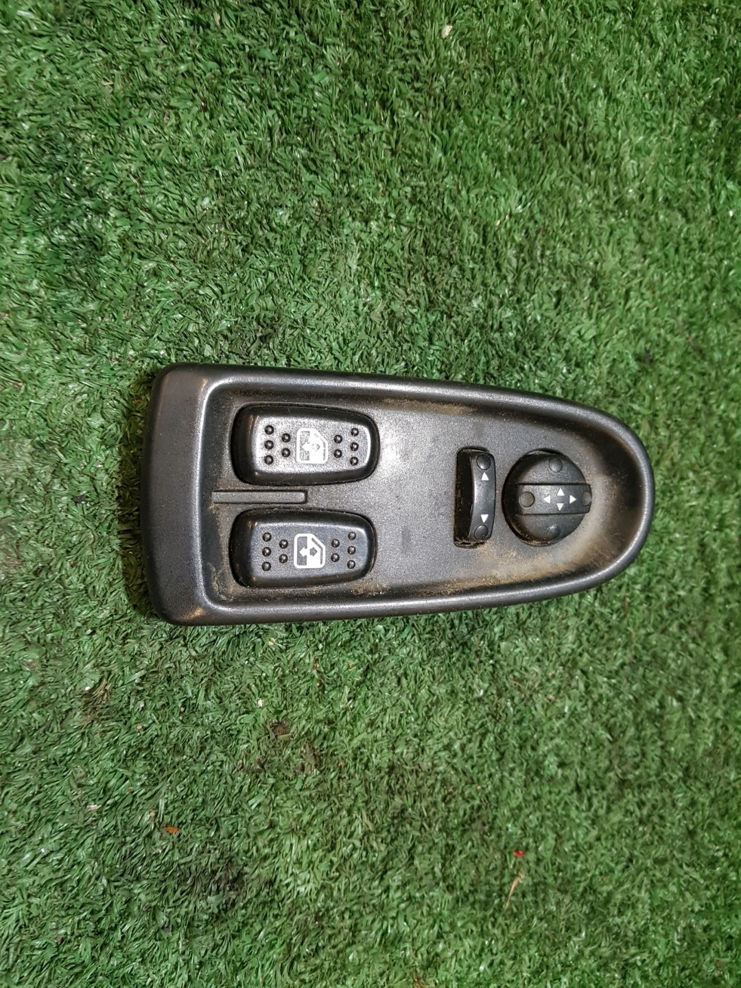 control panel of the window driver´s IVECO 35 2009 DAILY 4